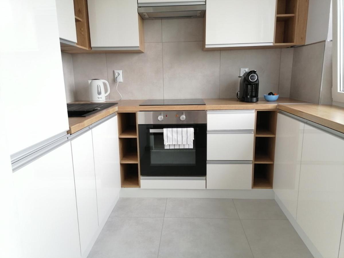 City Apartments Przy Szpitalu Згожелец Екстериор снимка