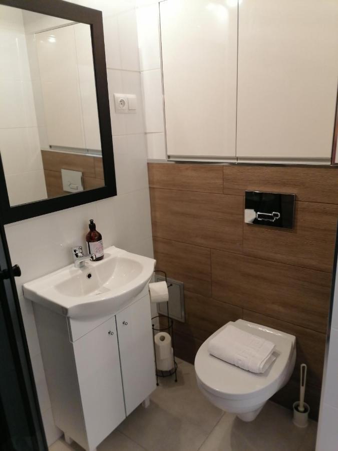City Apartments Przy Szpitalu Згожелец Екстериор снимка